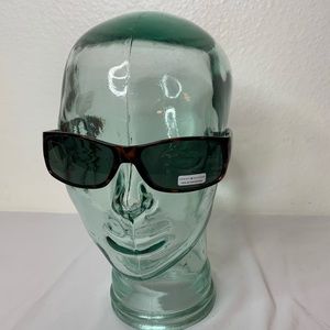 NWT TOMMY HILFIGER SUNGLASSES